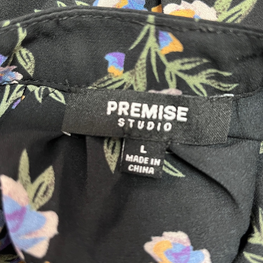Premise Floral flutter sleeve blouse - Picture 6 of 8